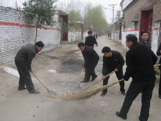 河南虞城审计局深入帮扶村开展清洁家园行动