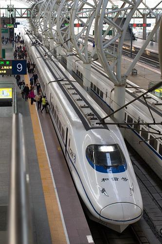 12月10日零时起全国铁路实行新的列车运行图