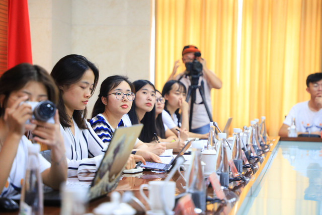 [重庆特派办]大学生记者在重庆巫山扶贫审计现场座谈