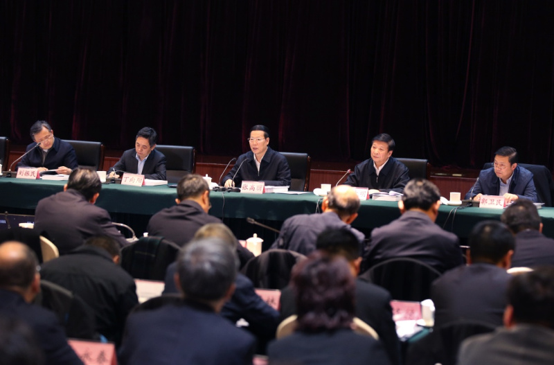 11月22日，中共中央政治局常委、国务院副总理张高丽在北京主持召开全国地理国情普查领导小组全体会议并讲话。